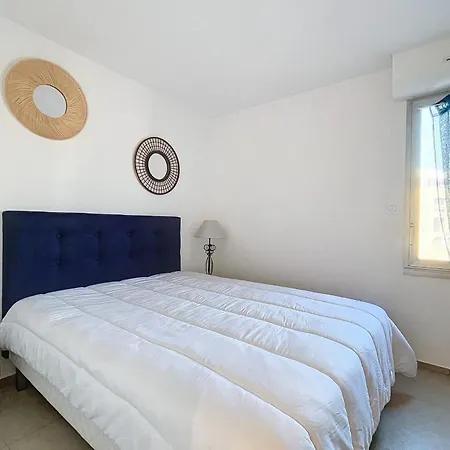 Pretty Cocoon With Harbour View * Порто-Веккіо