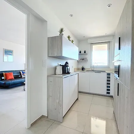 Pretty Cocoon With Harbour View Порто-Веккіо