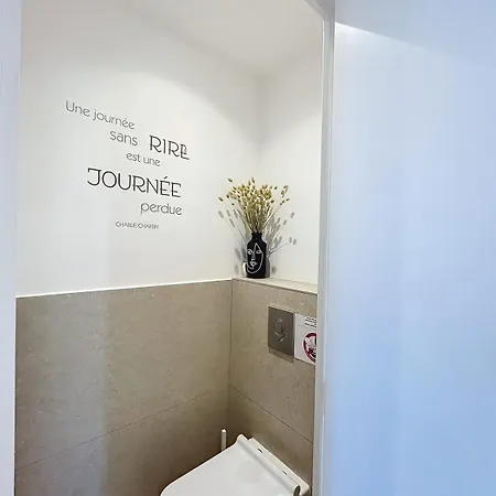 Pretty Cocoon With Harbour View Appartamento *